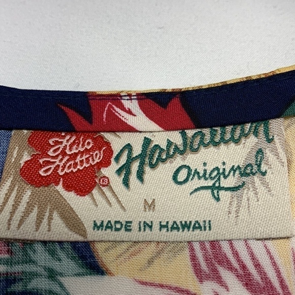 Hilo Hattie Original Hawaiian Wrap Skirt Pineapple and Floral Pattern Size M - Picture 3 of 11